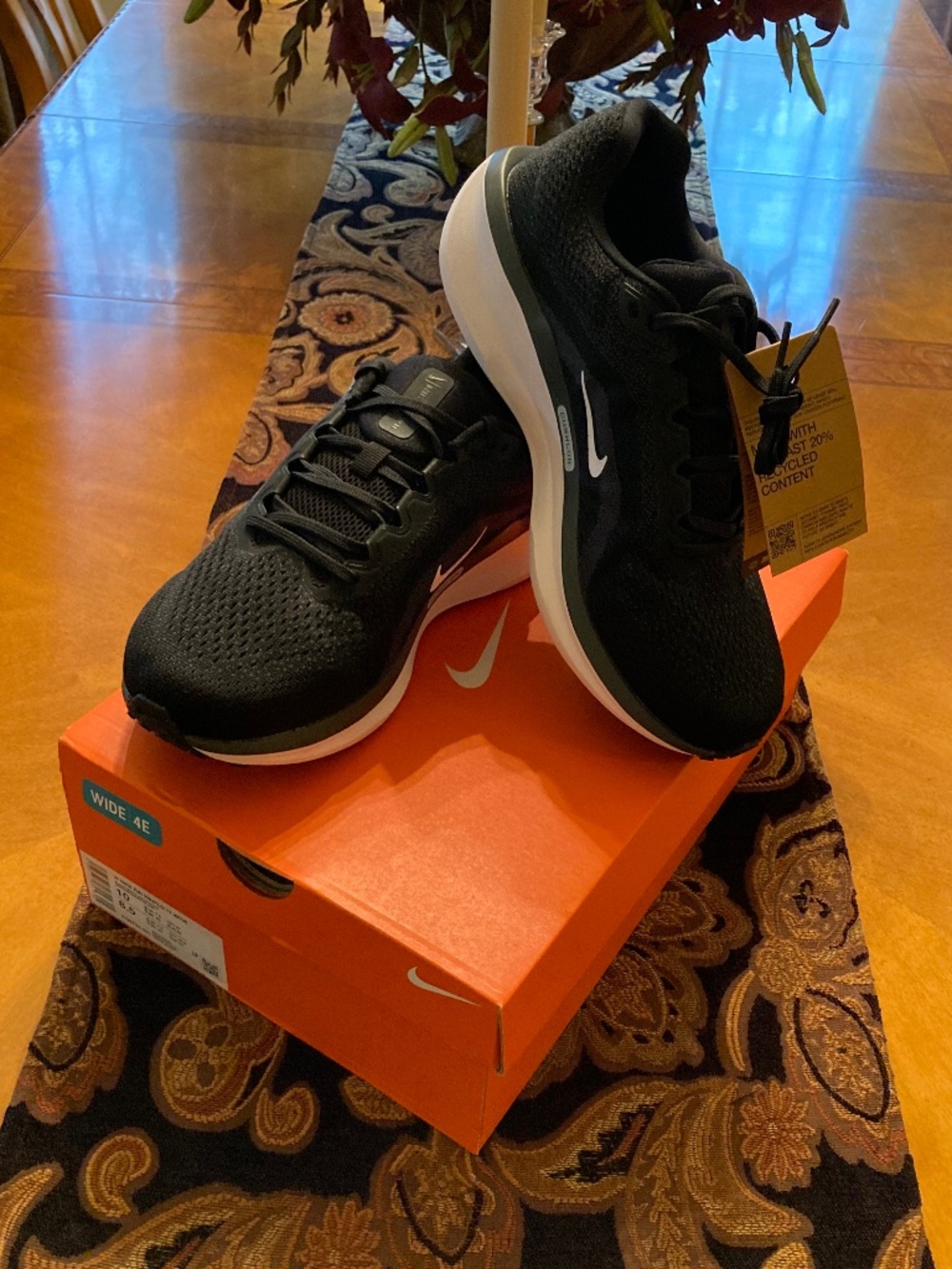 Nike Air Winflo Sneakers Women’s Size 10 Men’s 8.5 Wide NWT